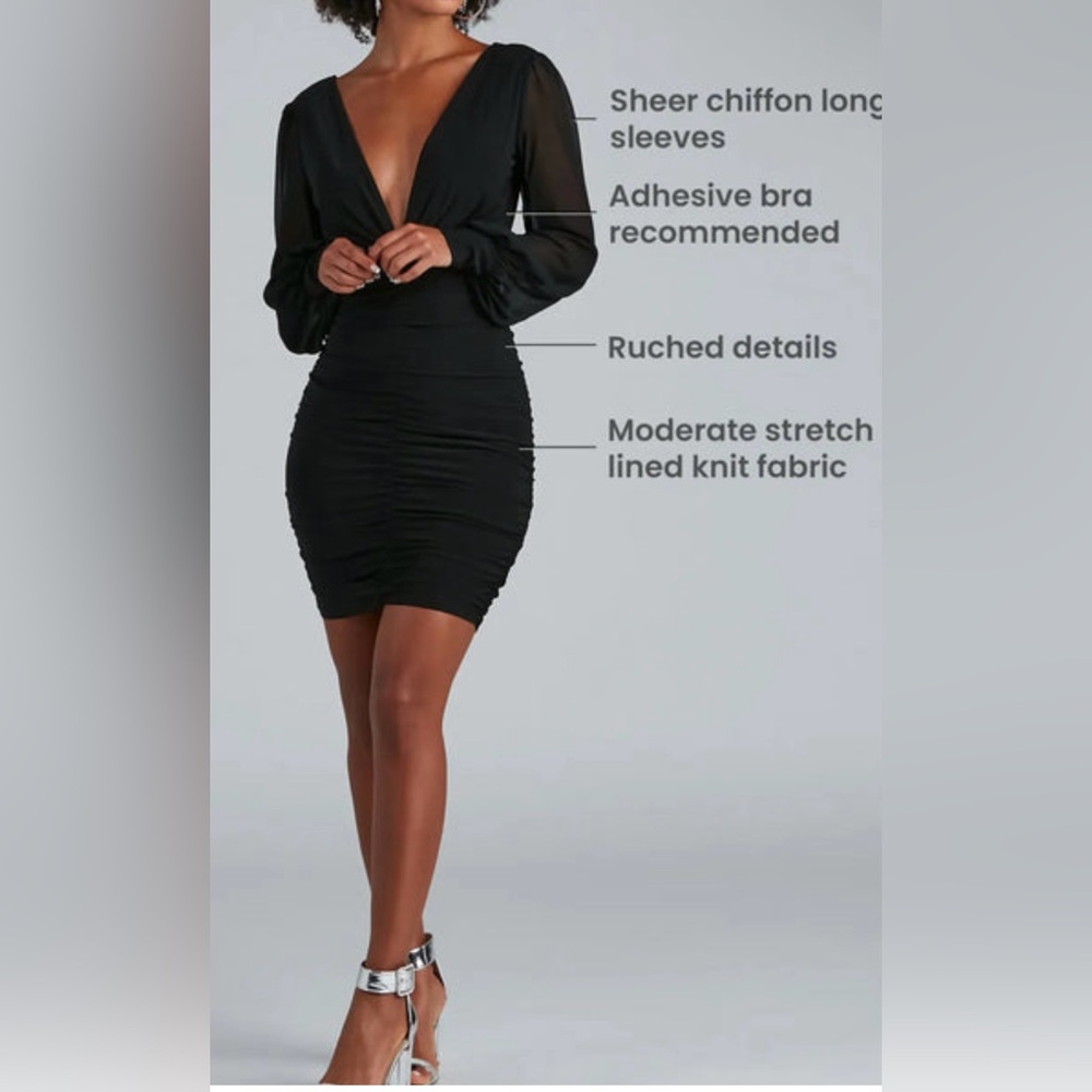 Windsor PTP 14 -15 Deep V Neck Ruched
Scrunched Mini Dress